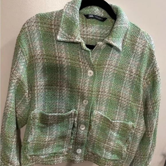 ⭐️Hodt Pick⭐️ Zara cropped green tweed button jacket small - Picture 2 of 9